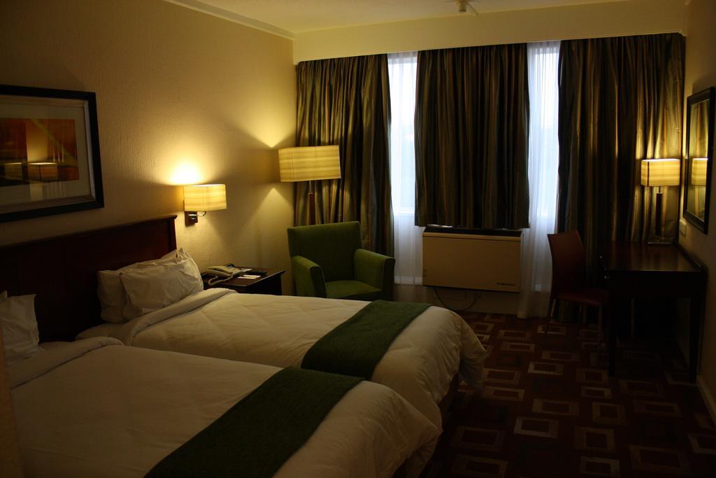 Garden Court Or Tambo International Airport Hotel Kempton Park Ngoại thất bức ảnh
